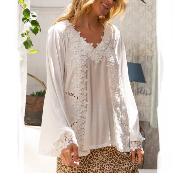 POL Tops - ♥️ Last one (SMALL) ♥️ POL Feminine Boho Top